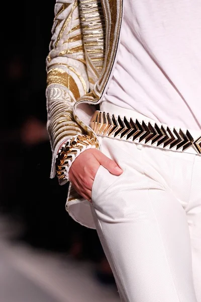 Look 14